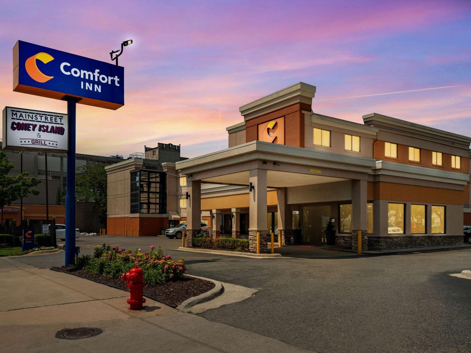 Comfort Inn Downtown Detroit Exterior photo